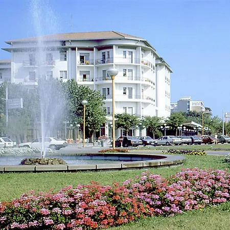 Lungomare Hotel 3*
