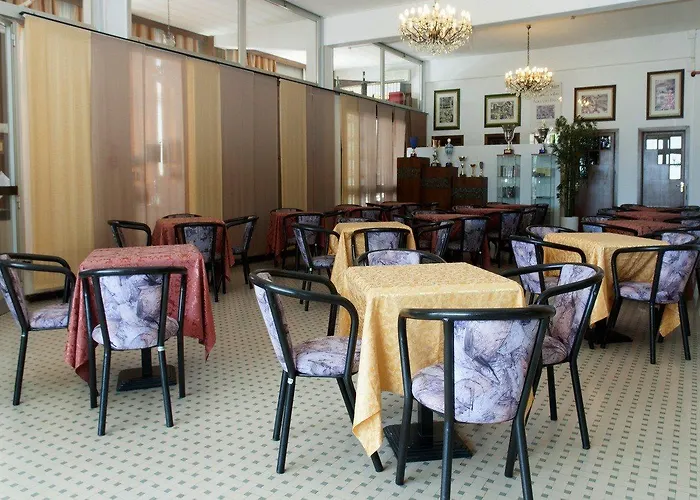 朗格马雷酒店 3*