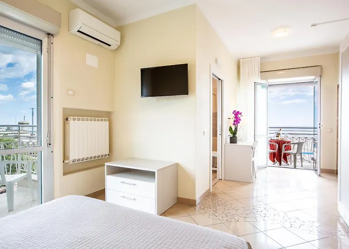 Lungomare Hotell 3*