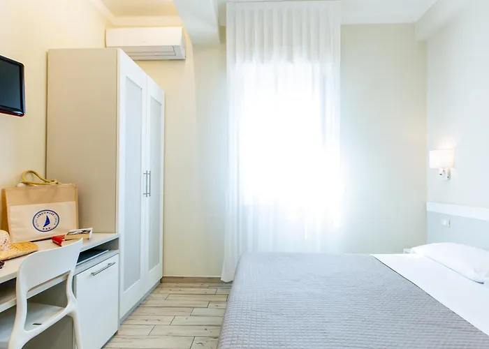 Lungomare Hotell 3*