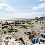 Lungomare Hotel 3*