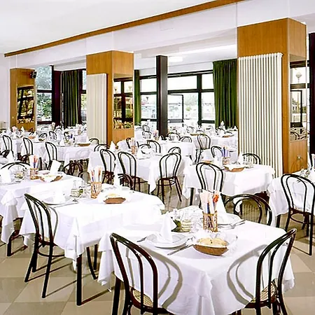Lungomare Hotel 3*