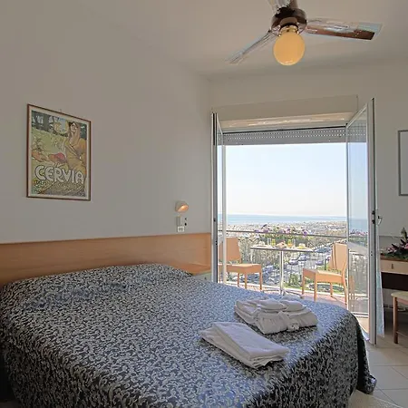 호텔 Lungomare 체르비아