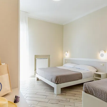 Lungomare Hotell 3*