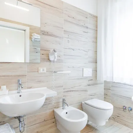 호텔 Lungomare 체르비아