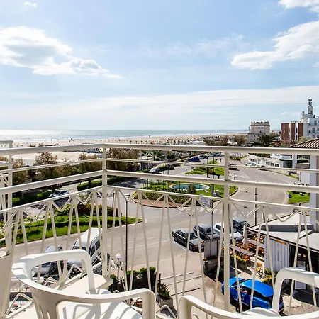 Lungomare Hotel 3*