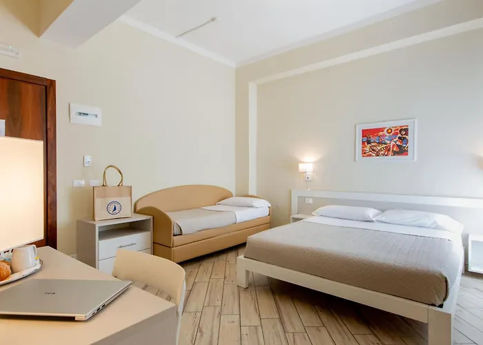 فندق Lungomare 3*
